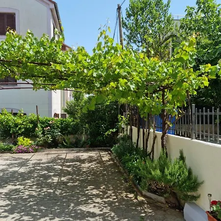 Apartments Zoretic Malinska Exterior photo