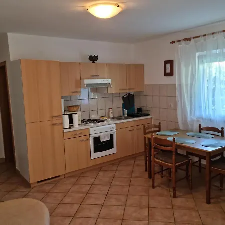 Apartments Zoretic Malinska Exterior photo